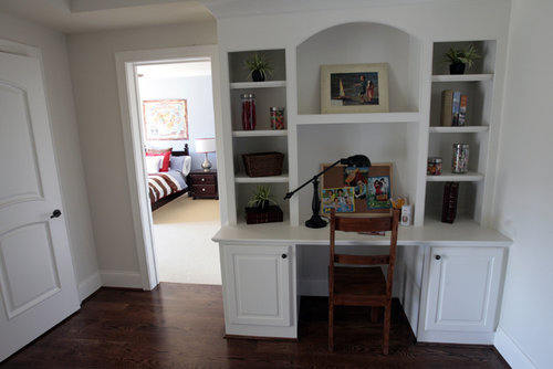 shdeskarea Built-in desk, upstairs landing.
