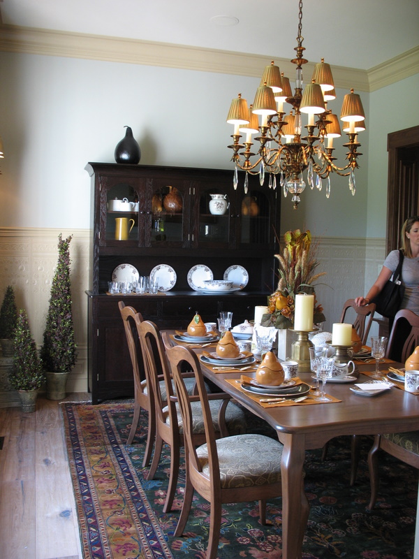 Dining room.