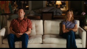 Vince Vaugh-Jennifer Aniston-sofa Vince Vaugh-Jennifer Aniston-sofa