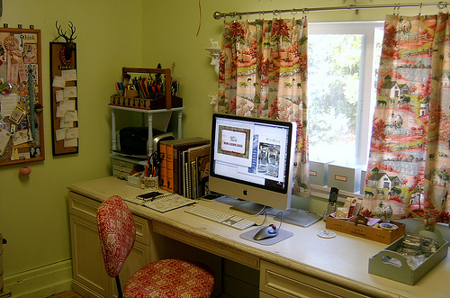 cathe-holden-computer-desk