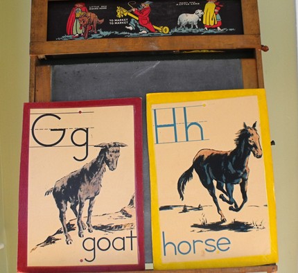Vintage School ABC Art-Letters G-H