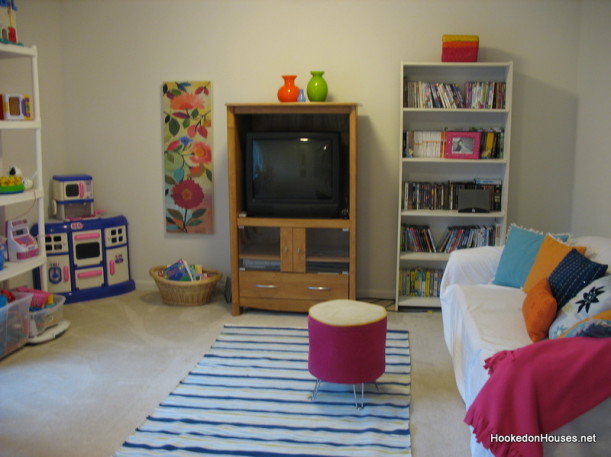 playroom before makeover