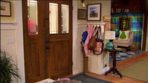 Good Luck Charlie-front door