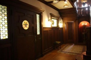 1120 Westchester Place front door entry hall