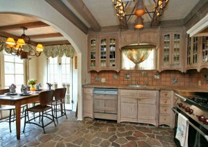 cottage kitchen and breakfast room