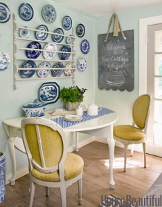 kitchen eating area in Bee Cottage HB
