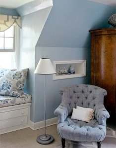 sitting area and windowseat in bedroom