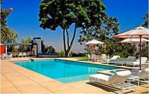 Jennifer Aniston's new pool in Bel Air