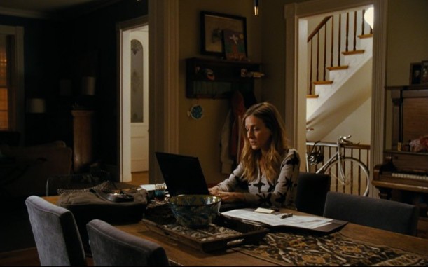 Sarah Jessica Parker in the IDKHSDI dining rm
