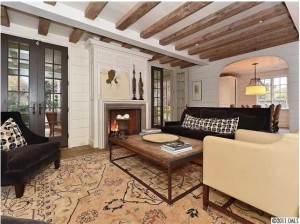 314 Fenton-living room