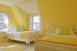 Colorful cottage in Hyannis Port for sale 10