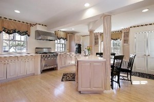 The real Planes Trains & Automobiles house for sale 5