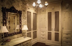Sagee Manor master suite closet
