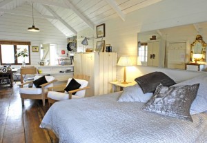 Beach Hut Cornwall Unique Home Stays 2
