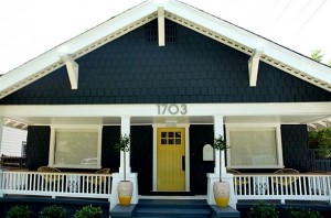 Gray Craftsman in South Pasadena with yellow door