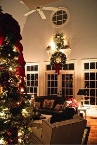 keeping room-high ceilings and round window