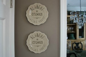 Julie's Alabert Cokies plates in kitchen