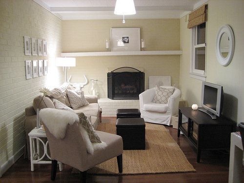 A view of a living room