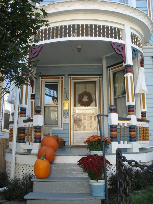 colorful painted house in Columbia Tusculum neighborhood