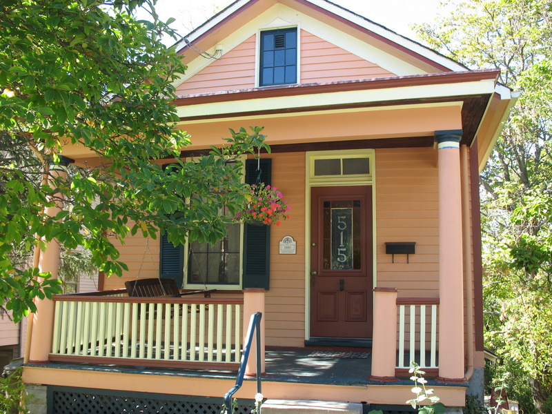 colorful painted house in Columbia Tusculum neighborhood