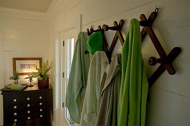 greenhomefoyer2 Images via HGTV.com