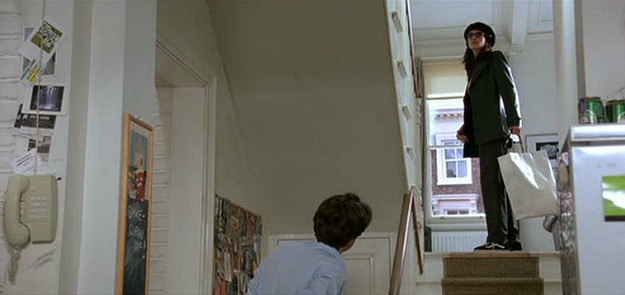 In Notting Hill (1999) the famous house with the blue door was