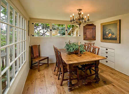 carmel-cottage-dining-room