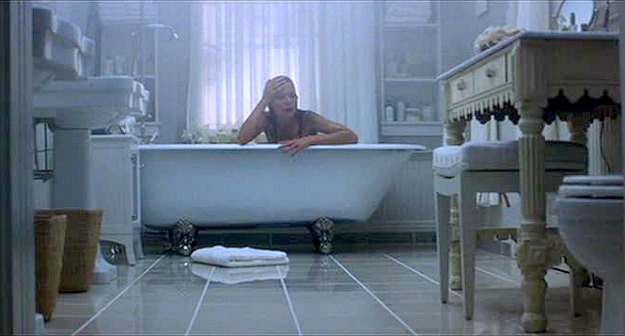 What Lies Beneath clawfoot tub Michelle Pfeiffer Hooked