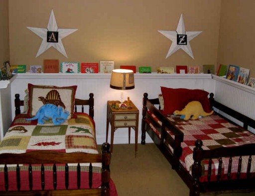 boys bedroom with twin beds