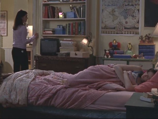 Lorelai's house-Rory's room 3