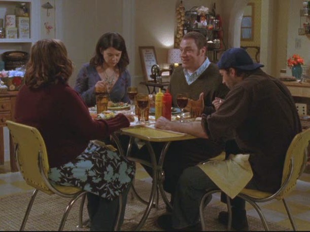 dinner party at Lorelai\'s house with Luke, Sookie and Jackson