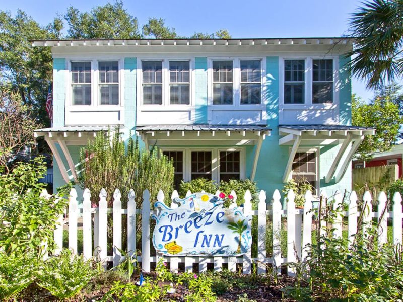 Mary Kay Andrews Breeze Inn Tybee Island GA