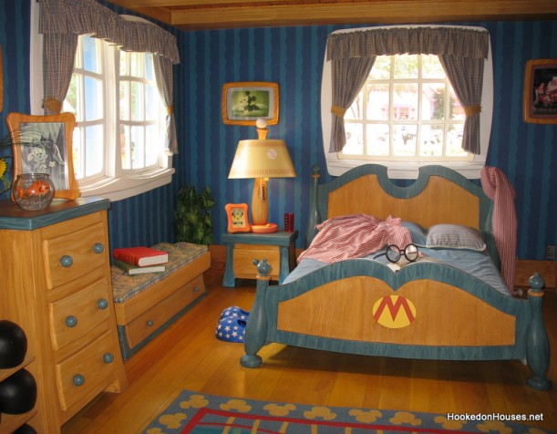 Mickey Mouse\'s bedroom