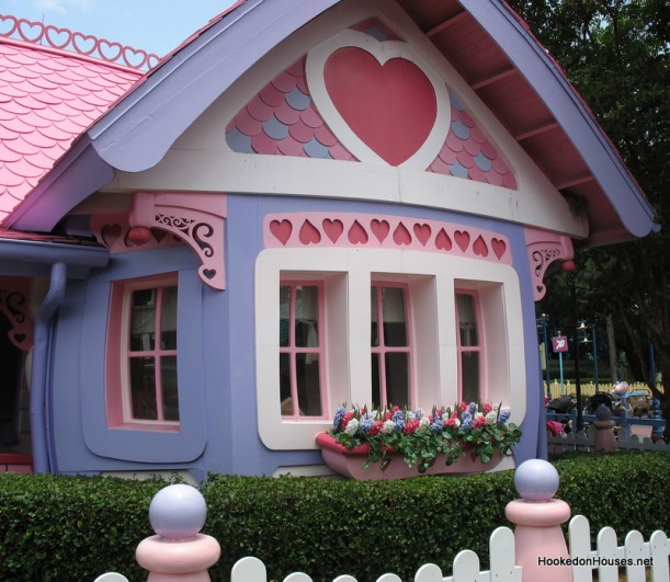 disney world minnie mouse house