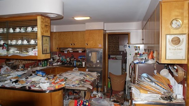 retro kitchen before staging