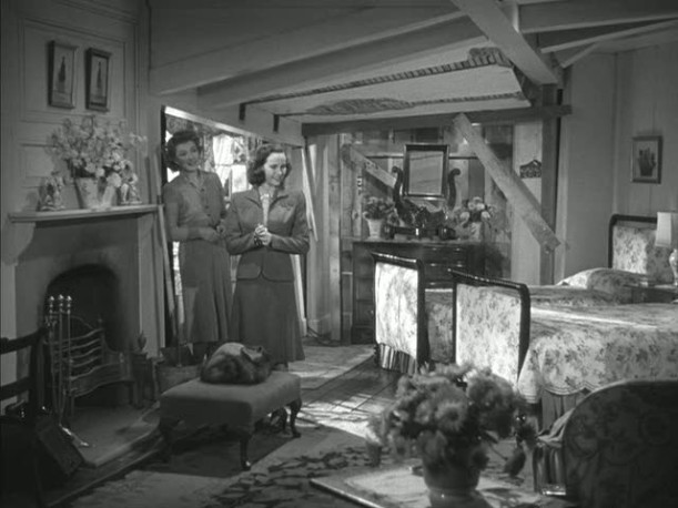 newlyweds\' bedroom in Mrs. Miniver\'s house