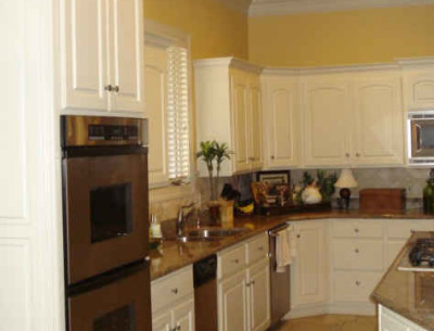Tobi Fairley Gives a Family Kitchen a Facelift
