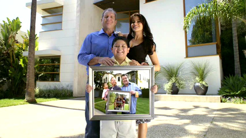 Modern Family Three Funny Families And Their Three Fab Houses