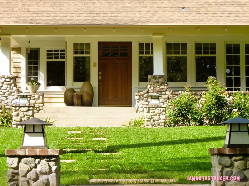 closeup of front door good luck charlie house iamnotastalker