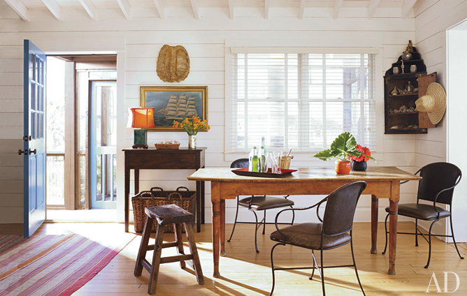 A dining room table in beach bungalow
