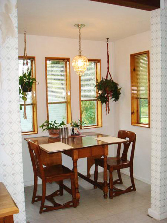 kitchen table in nook