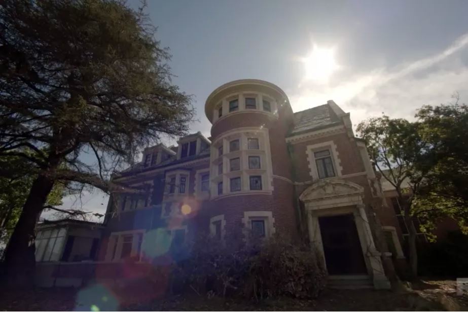 AHS Murder House FX screenshot