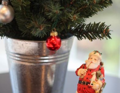 Hooked on Holiday House Tours: A Show-Us-How-You-Decorate Linky Party!
