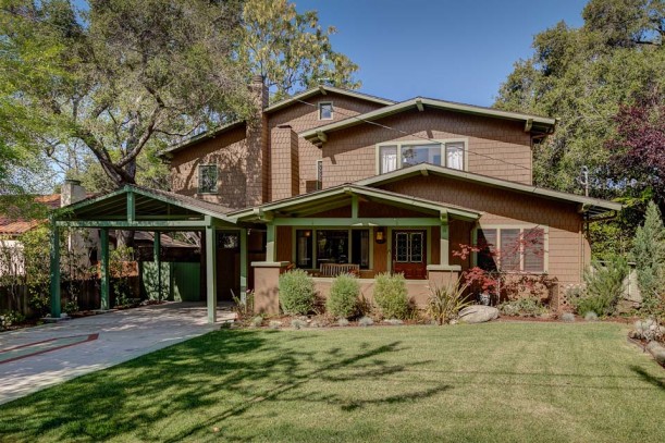 exterior front of transitional Craftsman