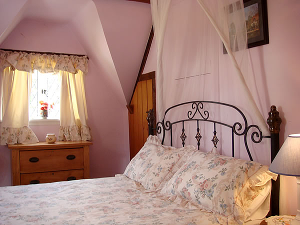 Fig Tree Cottage bedroom