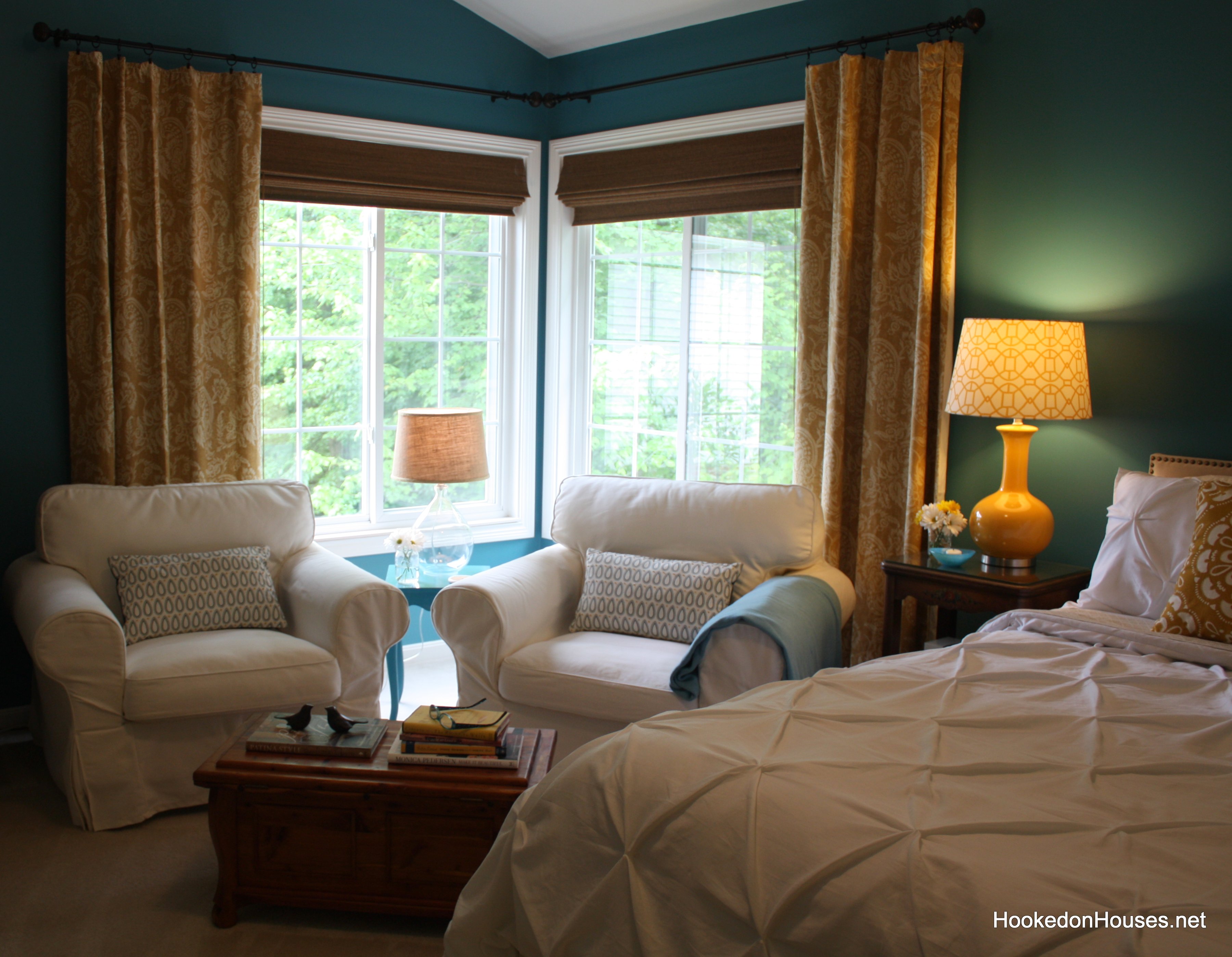  bedroom sitting  area  5 Hooked on Houses