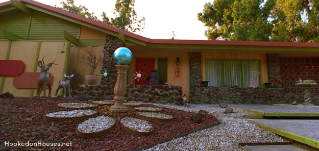 front exterior of ranch house in movie Matilda