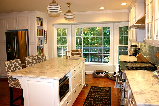 marble kitchen island