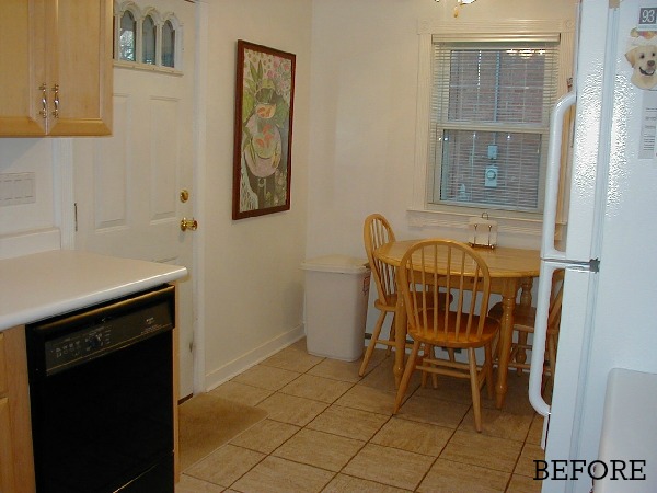 corner of kitchen eating area before remodel