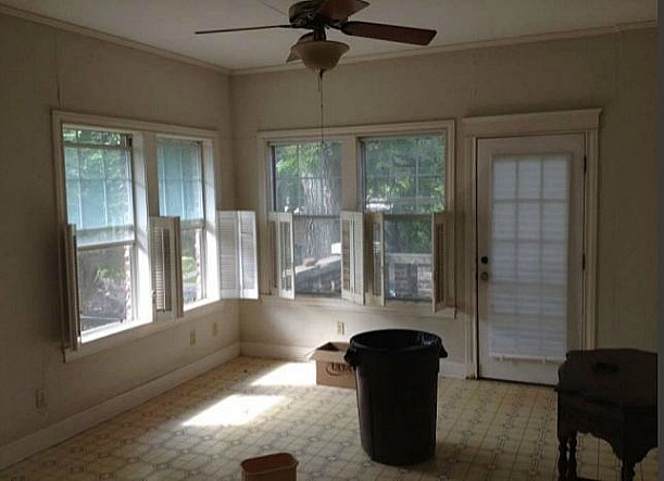 kitchen eating area before remodel